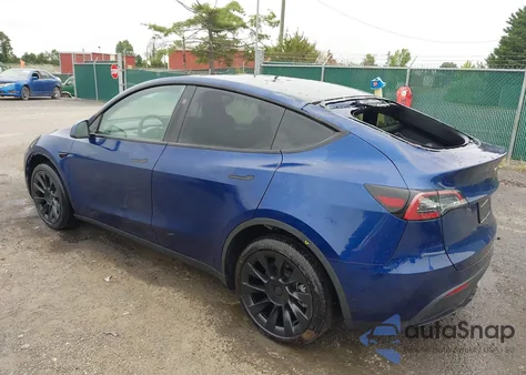 2024 Tesla Model Y Long Range Dual Motor All-Wheel Drive from USA, damaged, VIN 7SAYGAEE3RF117775